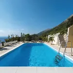 Holiday home Two-Bedroom Holiday Home In Dingac Gornji Dingac