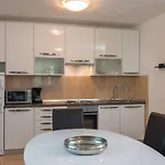 Holiday home Two-Bedroom Holiday Home In Dingac *