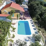 Two-Bedroom Holiday Home In Dingac