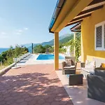 Two-Bedroom Holiday Home In Dingac Gornji Dingac