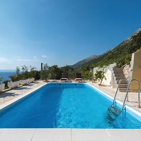 Casa de Férias Two-bedroom In Dingac Gornji Dingač