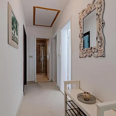 Casa de Férias Two-bedroom In Dingac *